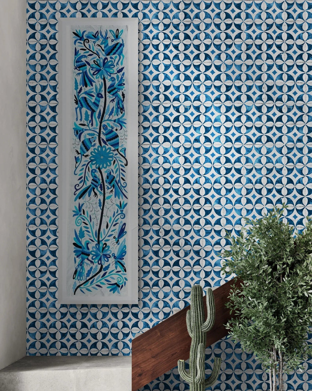 Camino de mesa Otomí bordado a mano de 45 x 188 cm – Bordado multicolor en tonos azules y tela de algodón color marfil | Decoración textil mexicana hecha a mano
