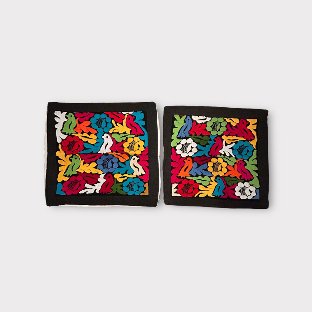 Almohada oaxaqueña bordada a mano de 63,5 x 63,5 cm – Disponible en blanco y negro o multicolor | Decoración estilo bohemio