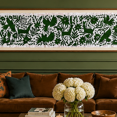 Chemin de table Otomi brodé à la main | Décoration textile mexicaine | Chemin de table XL fait à la main | Vert et ivoire | 66 x 264 cm