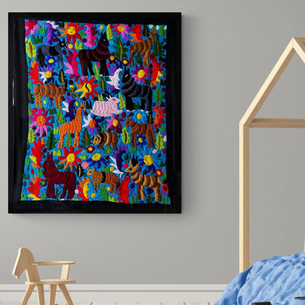 Decoración de pared única | Bordado chiapaneco mexicano | Arte textil para pared | Arcoíris y negro | Chiapas