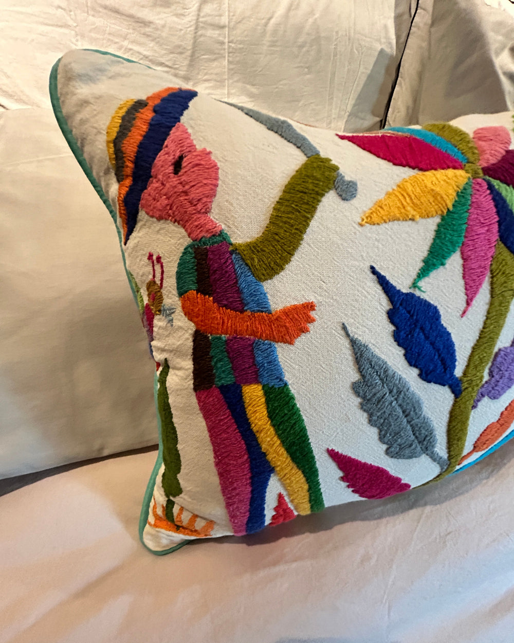 Almohada Lumbar Otomí Bordada a Mano 13"x17" – Arcoíris y Marfil | Cojín Mexicano Hecho a Mano, Decoración Boho para el Hogar