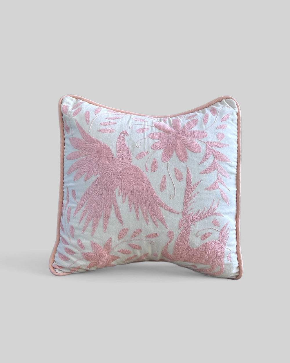 Funda de Cojín Otomí Bordada a Mano – Rosa Bebé y Marfil 18x18"