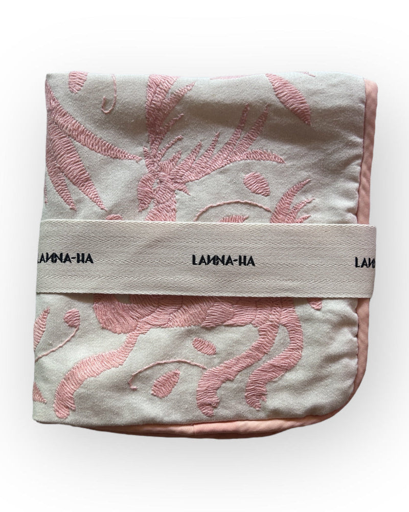 Funda de Cojín Otomí Bordada a Mano – Rosa Bebé y Marfil 18x18"