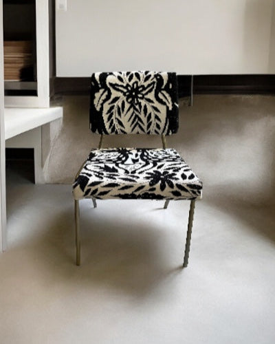 Silla Antonia | Tapizado Otomí en negro y marfil