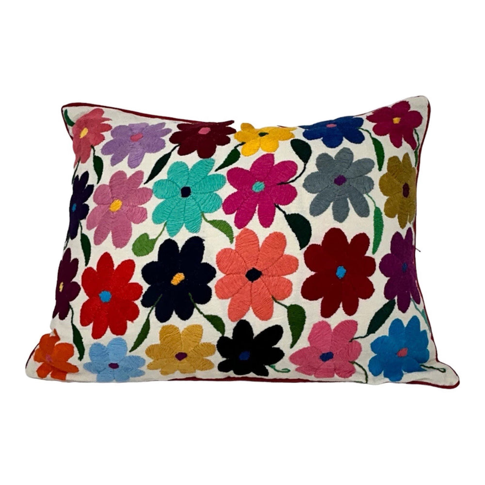 Funda de almohada otomí bordada a mano | Flores multicolor y marfil | 13x18" | Decoración textil mexicana | Cojín de lujo boho