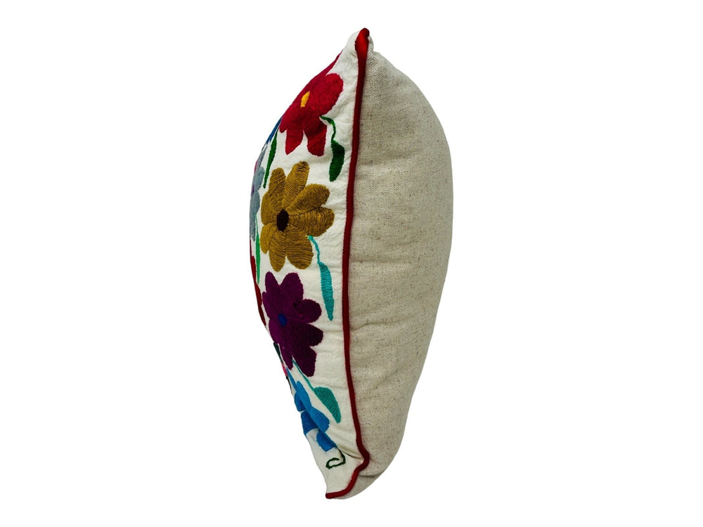 Funda de almohada otomí bordada a mano | Flores multicolor y marfil | 13x18" | Decoración textil mexicana | Cojín de lujo boho