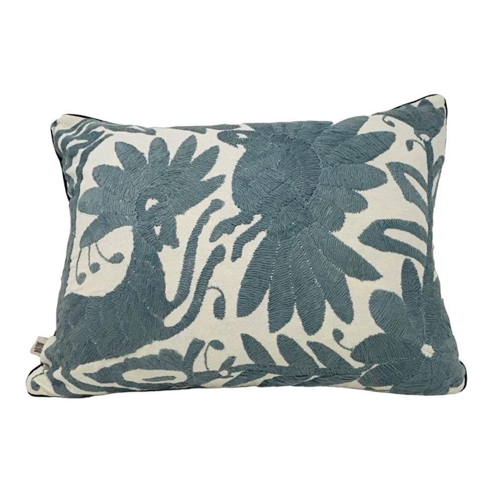Funda de cojín Otomí bordada a mano | Decoración textil mexicana | Gris y marfil | 13x18” | Cojín de lujo bohemio