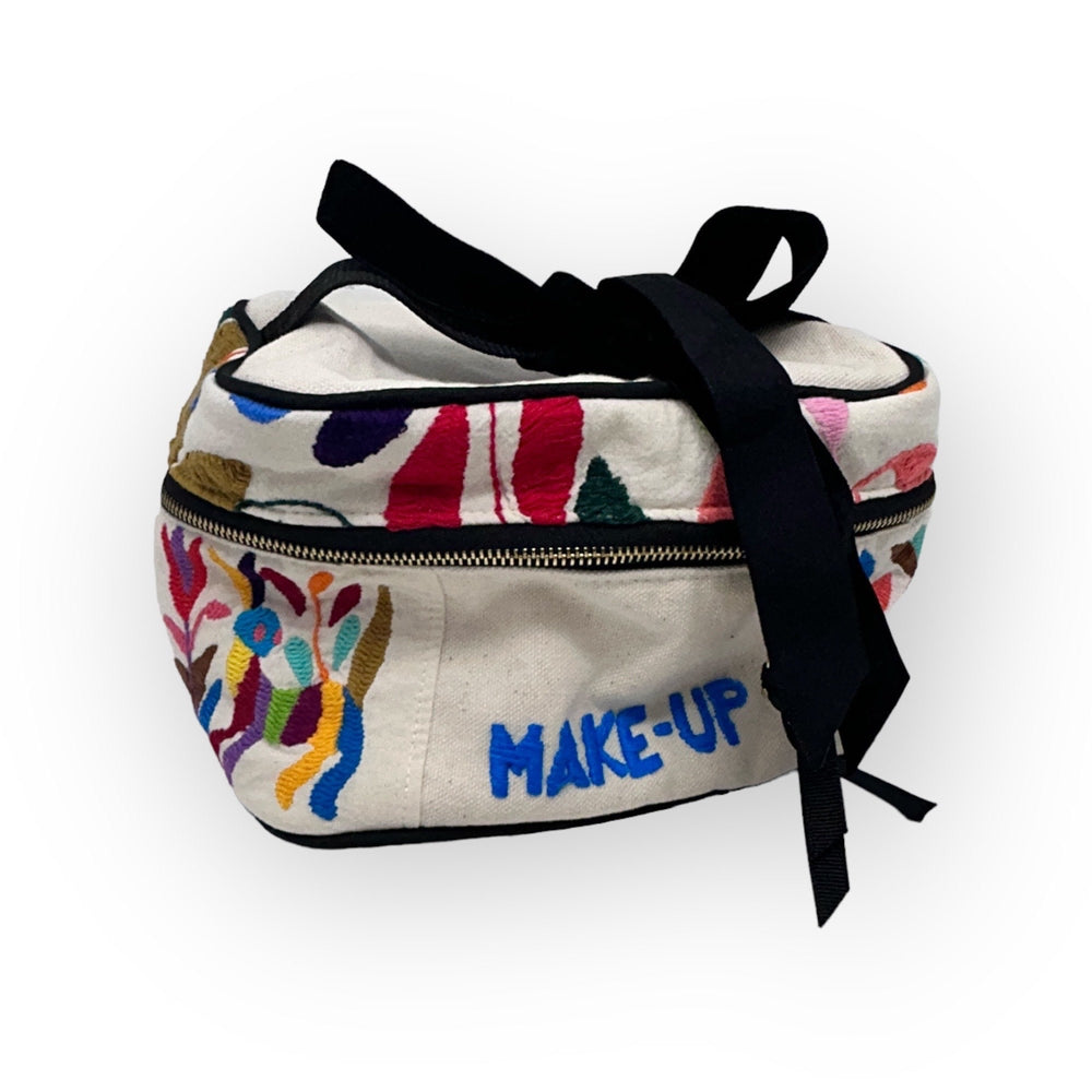 Travel Cosmetic bag | Embroidered Makeup Bag | Anniversary present for wife | Otomi Beauty pouch from Tenango de Doria