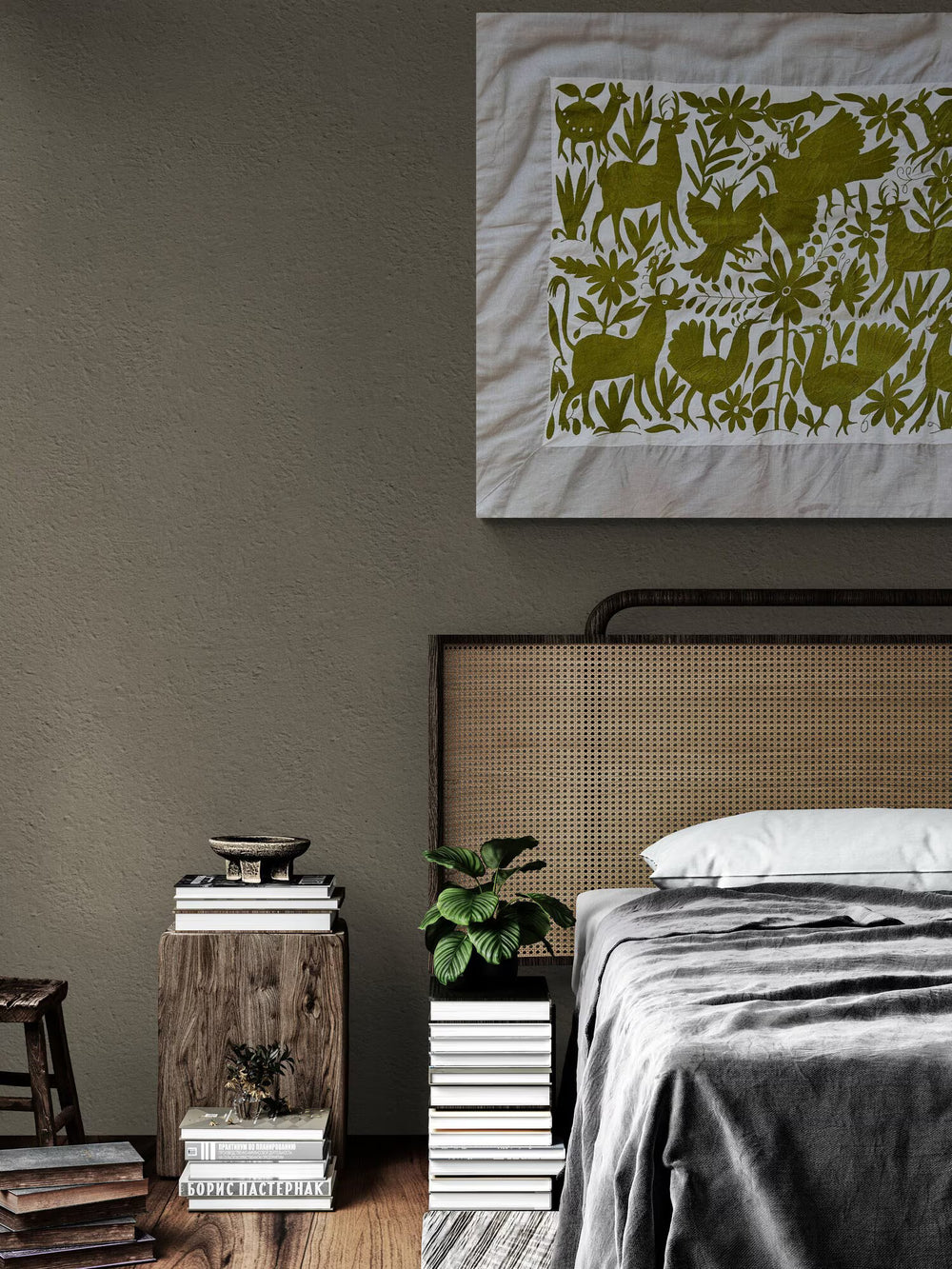 Tapiz Otomí Verde Oliva – 39.5 x 46.5” Textil Bordado a Mano